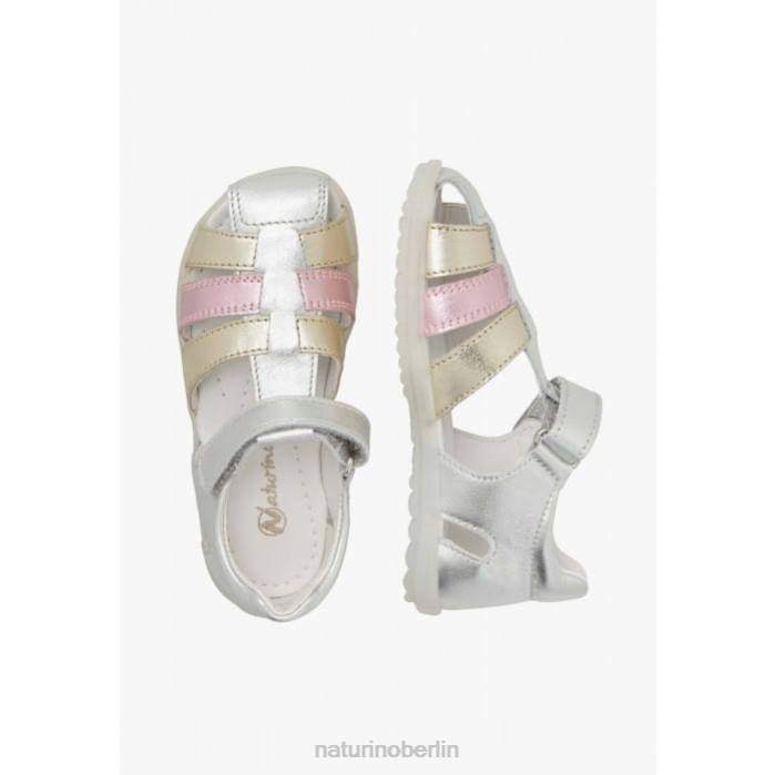 de Naturino Kinder sehen Halbgeschlossene Sandalen aus Metallic-Leder Silber-Platin 822X329