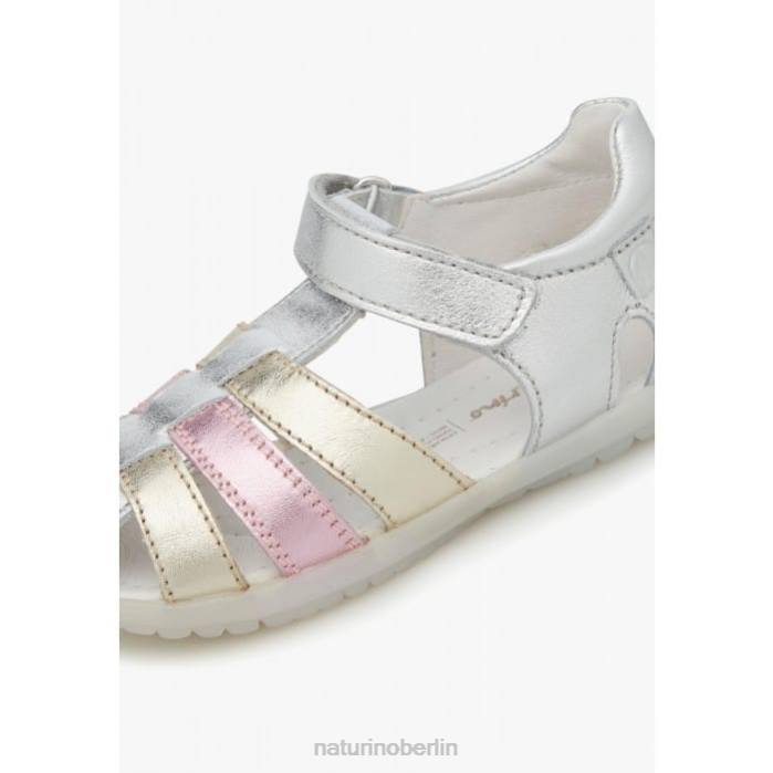 de Naturino Kinder sehen Halbgeschlossene Sandalen aus Metallic-Leder Silber-Platin 822X329